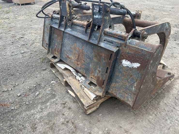 66"-bobcat-grapple-bucket-image-3
