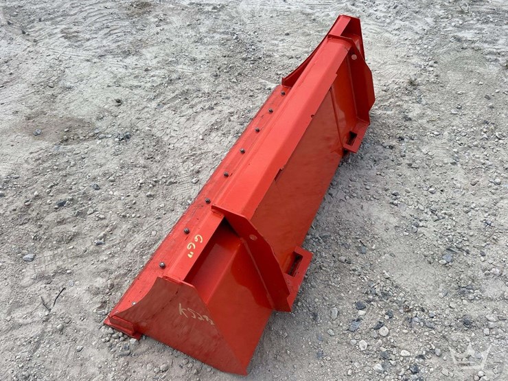 2024-kubota-l2248-66in.-quick-attach-tractor-loader-bucket-image-4