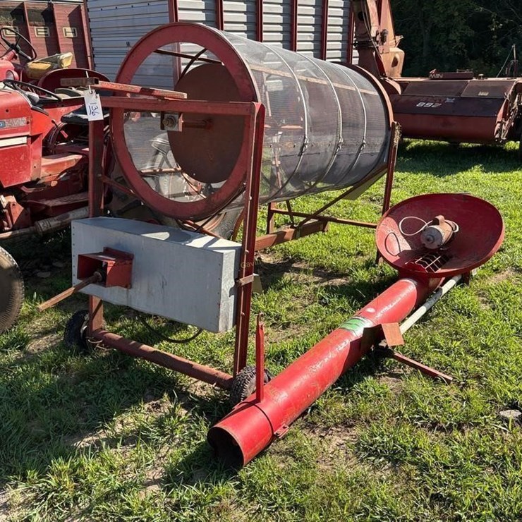 SnoCo Grain Cleaner with hopper auger