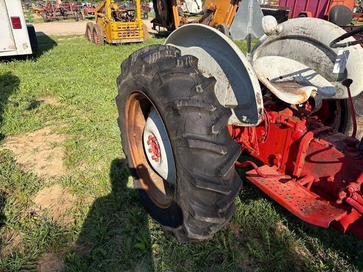 ford-tractor-image-6