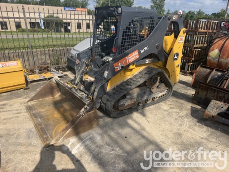 2019-deere-317g-image-1