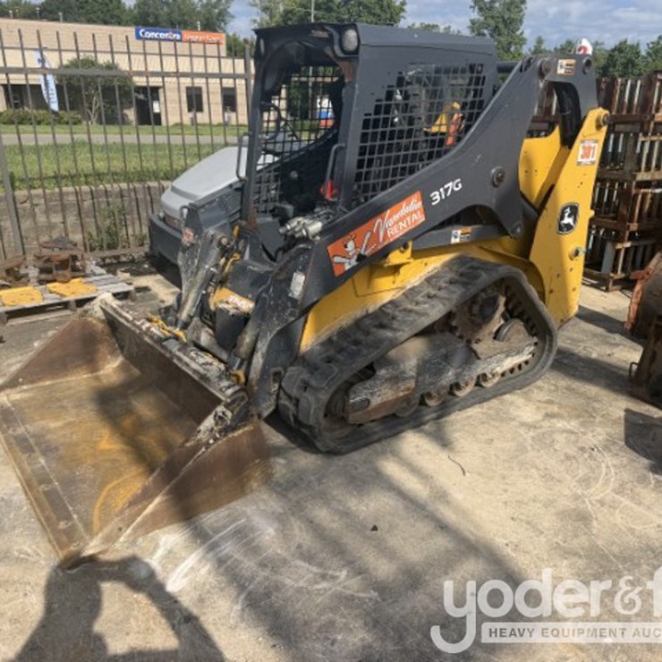 2019 DEERE 317G