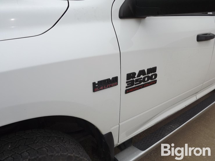 2016-ram-2500-st-image-11