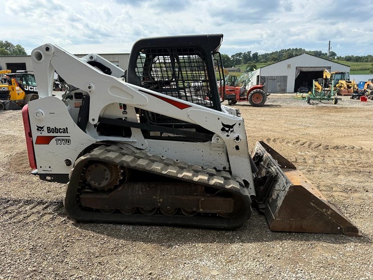 2020-bobcat-t740-image-8