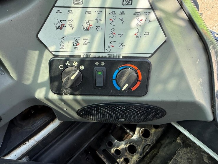 2018-bobcat-s590-image-24