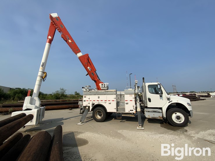 2015-freightliner-m2-106-image-12