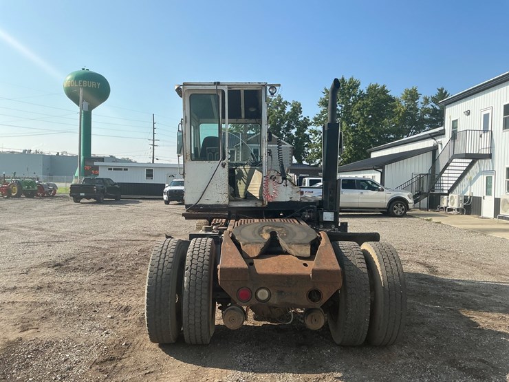 #1991-•-1997-ottawa-yt-30-terminal-tractor-image-4