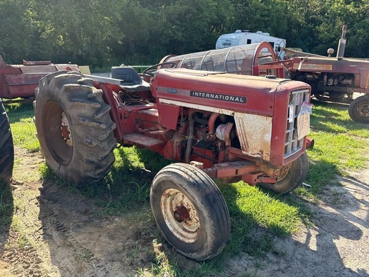 ih-574-gas-tractor-image-4