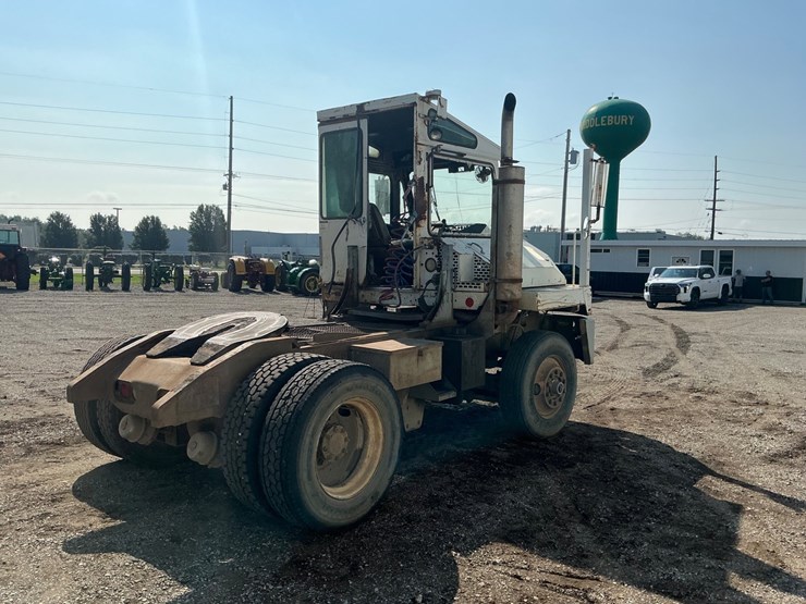 #1992-•-ottawa-terminal-tractor-image-5