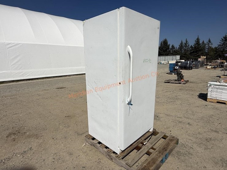 frigidaire-standup-freezer-image-5