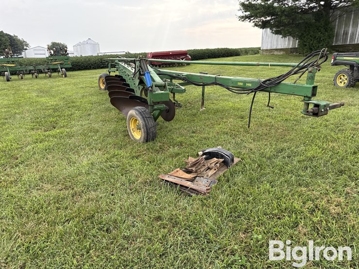john-deere-2350-2450-image-3