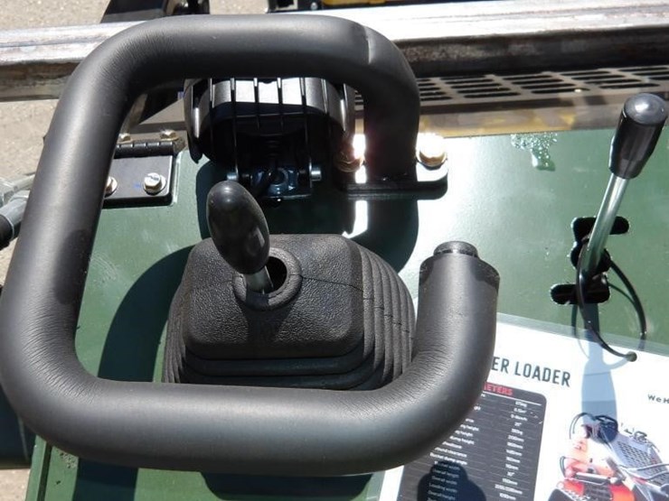 2026-zjz-380-skid-steer-track-loader-image-15