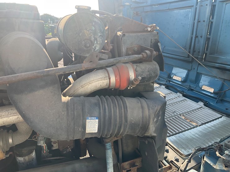 #1993-•-chevrolet-kodiak-single-axle-semi-tractor-image-66