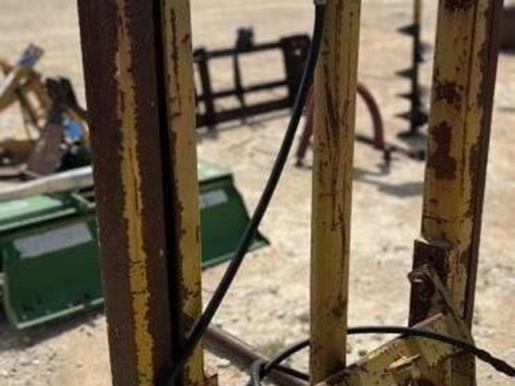 l3---vermeer-hydraulic-hay-lift-image-3