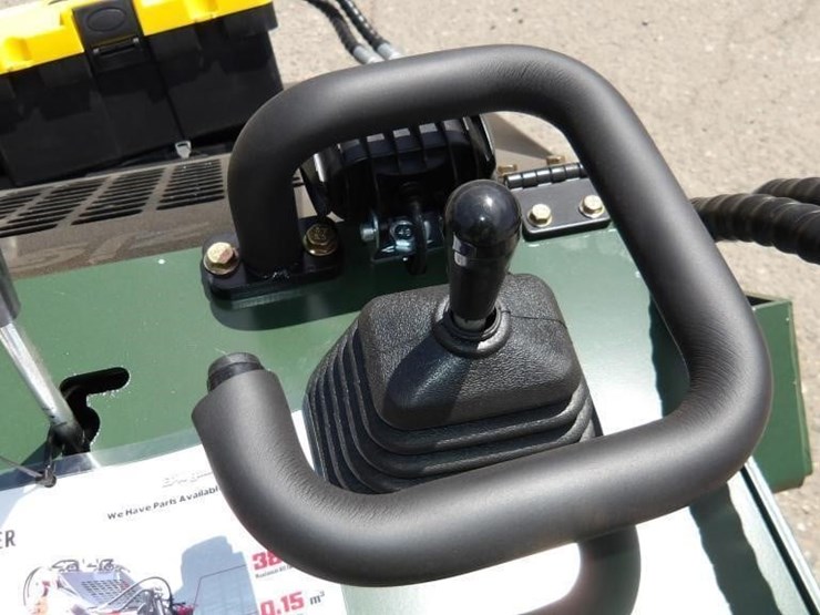 2026-zjz-380-skid-steer-track-loader-image-16