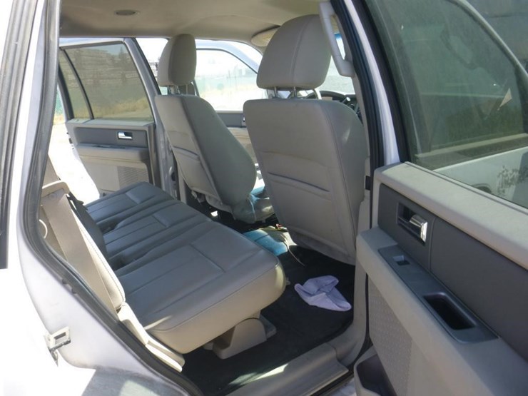 2014-ford-expedition-image-8