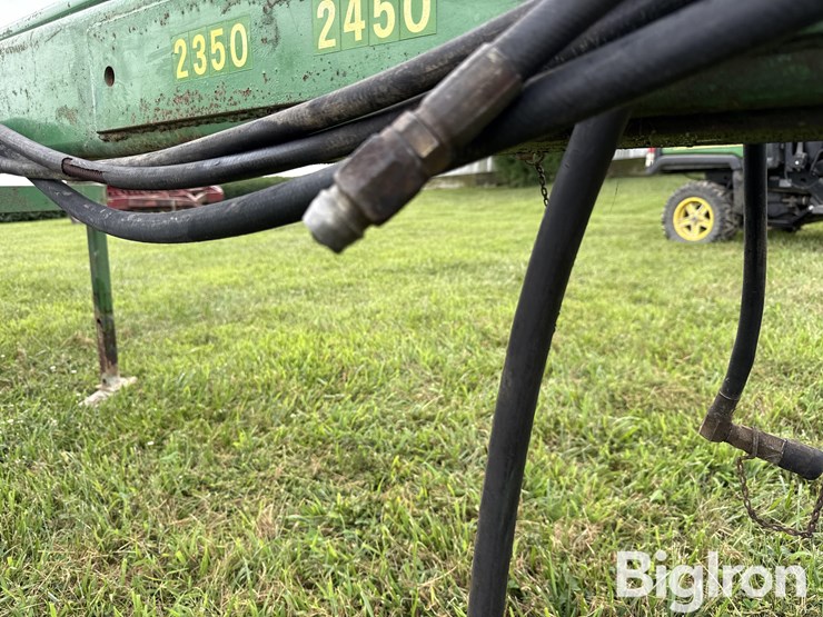 john-deere-2350-2450-image-14