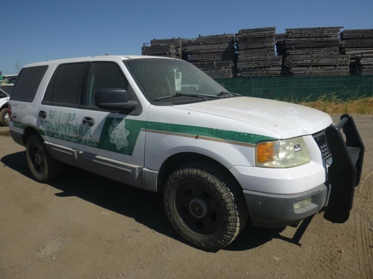 2005-ford-expedition-image-2