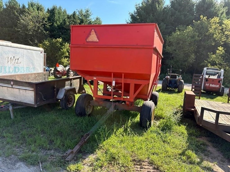 gravity-box-with-john-deere-gear-image-3