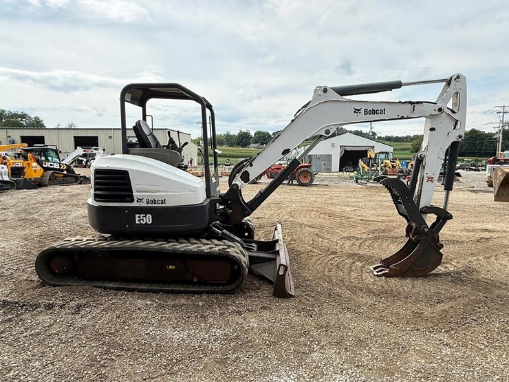 2011-bobcat-e50-image-5