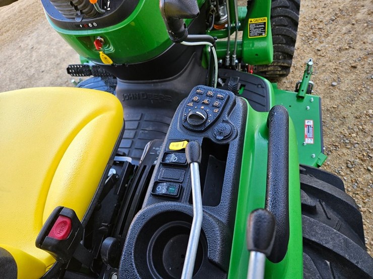 john-deere-3033r-image-49