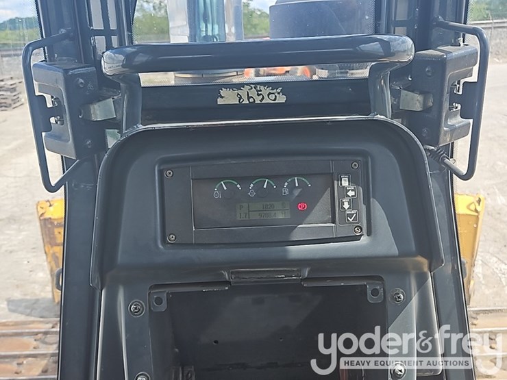 2013-deere-750k-lgp-image-10
