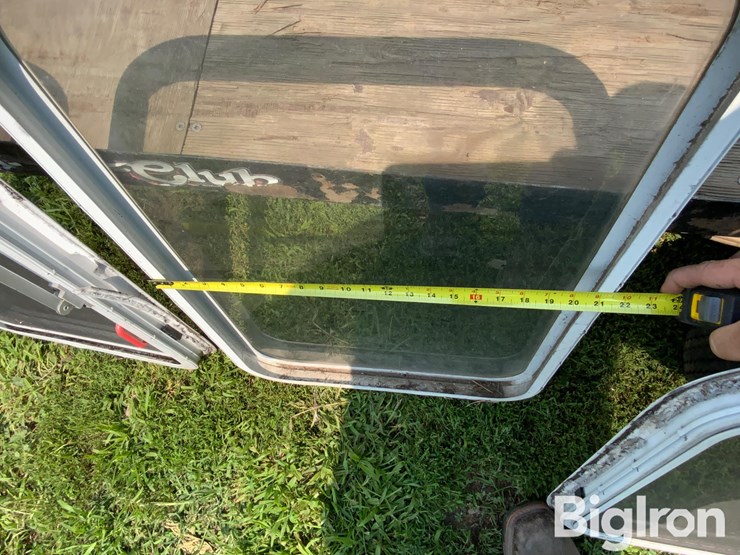 aluminum-camper-windows-image-12