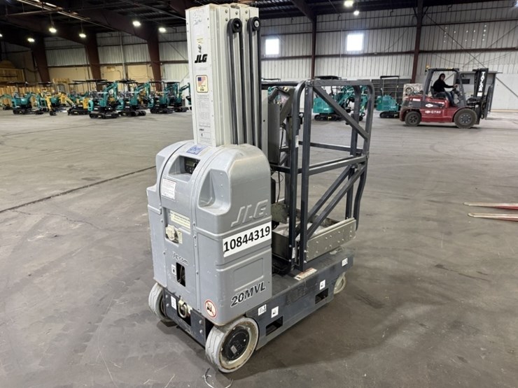 2018-jlg-20mvl-image-3