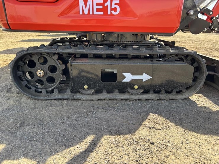 me15-hydraulic-excavator-image-14