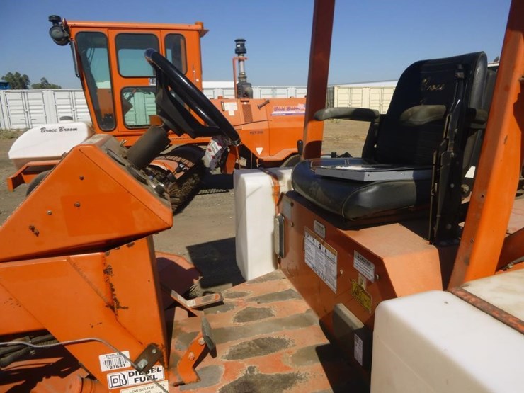 2014-broce-bb250b-3-wheel-sweeper-image-7