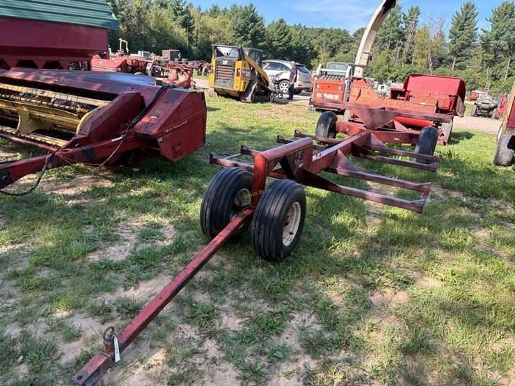h&s-8-place-tri-cycle-front-bale-wagon-image-2