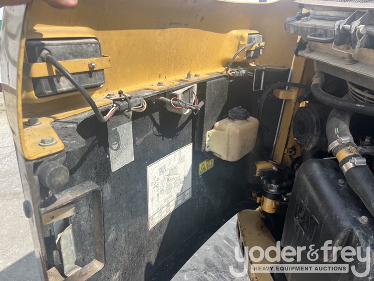 caterpillar-216b-image-20