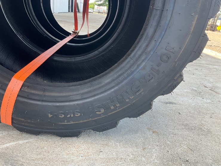#4064-•-new-10-16.5-sks1-tires-image-4