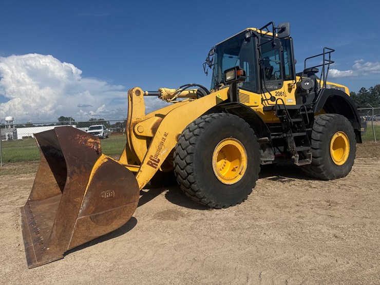 2016-komatsu-wa380-8-image-1