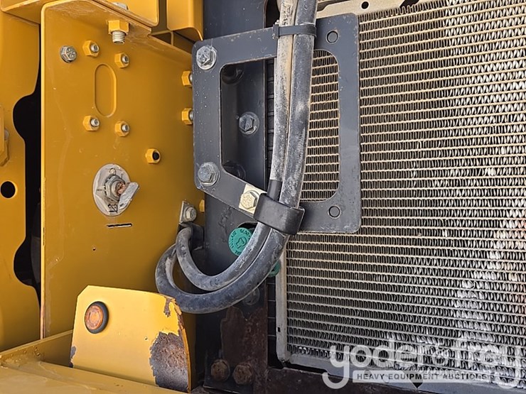 2019-caterpillar-336-image-35