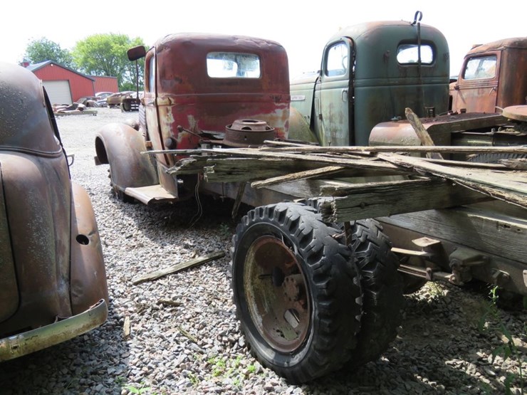 1937-dodge-1-1/2-ton-truck-image-4