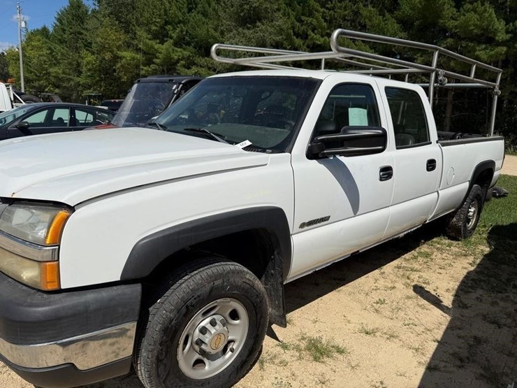 2004-chevrolet-2500-image-1