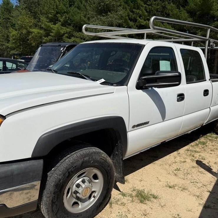 2004 CHEVROLET 2500