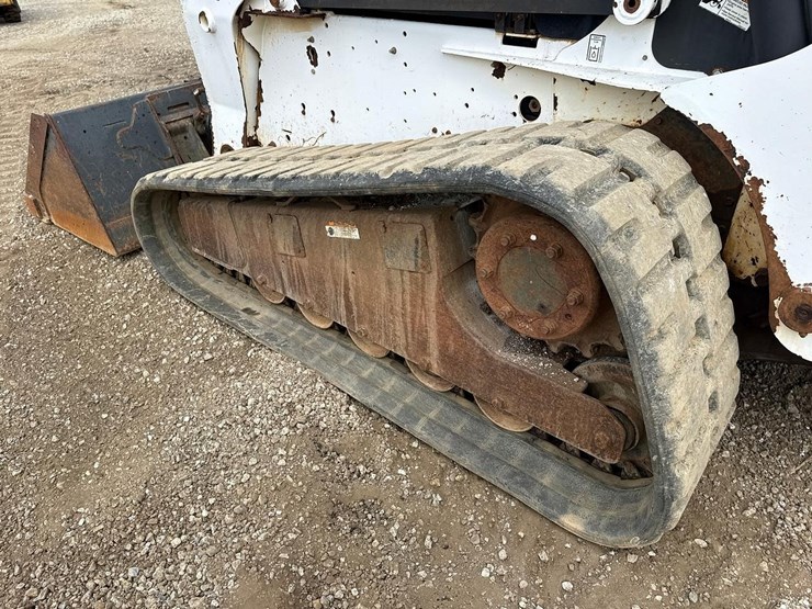 2007-bobcat-t320-image-16