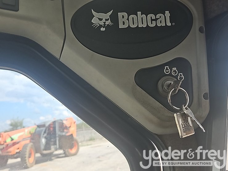 2011-bobcat-s185-image-29