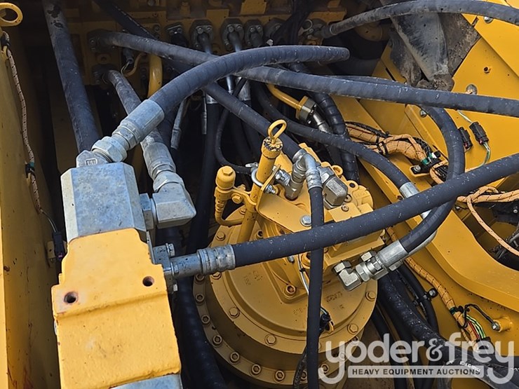2019-caterpillar-336-image-46