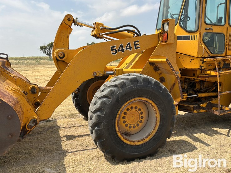 deere-544e-image-10
