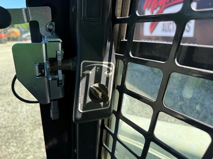 2018-bobcat-t770-image-22