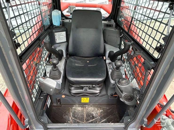 2023-kubota-svl97-2-image-19