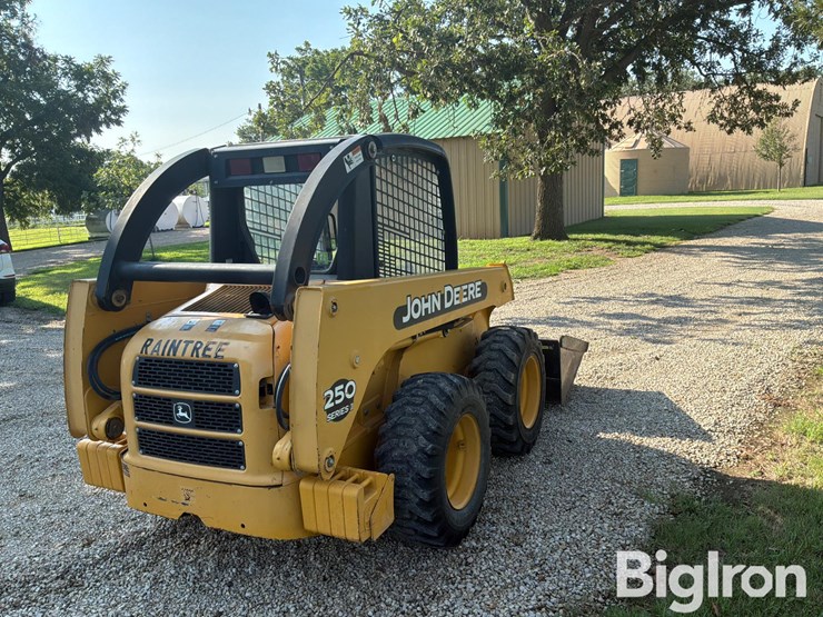 2004-john-deere-250-image-5