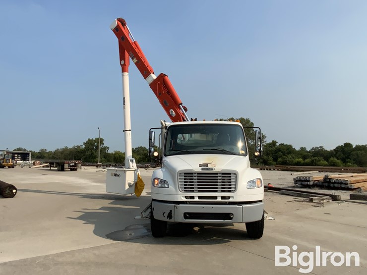 2015-freightliner-m2-106-image-10