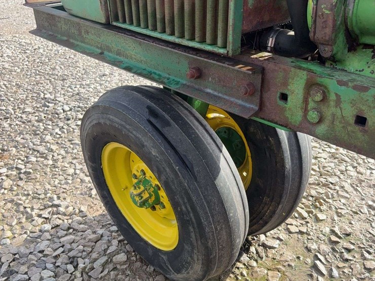 john-deere-4010-image-12