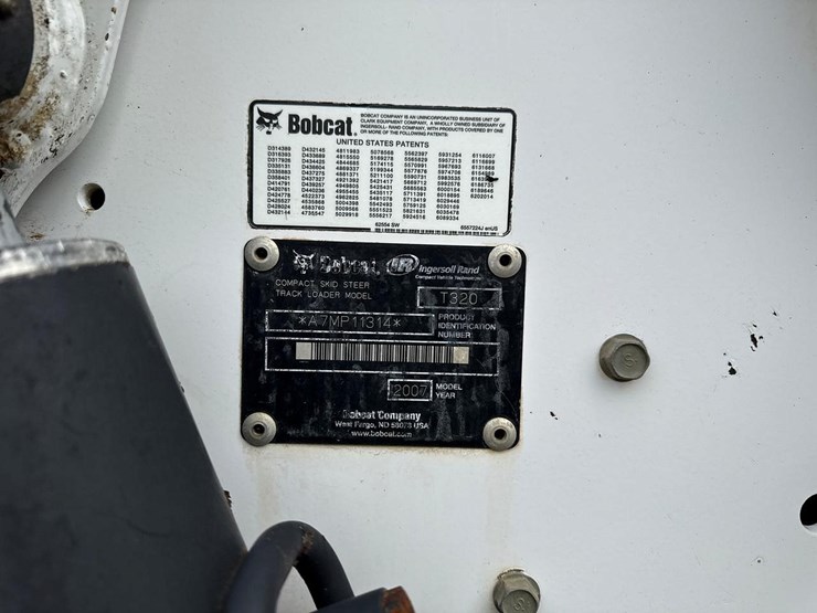 2007-bobcat-t320-image-28