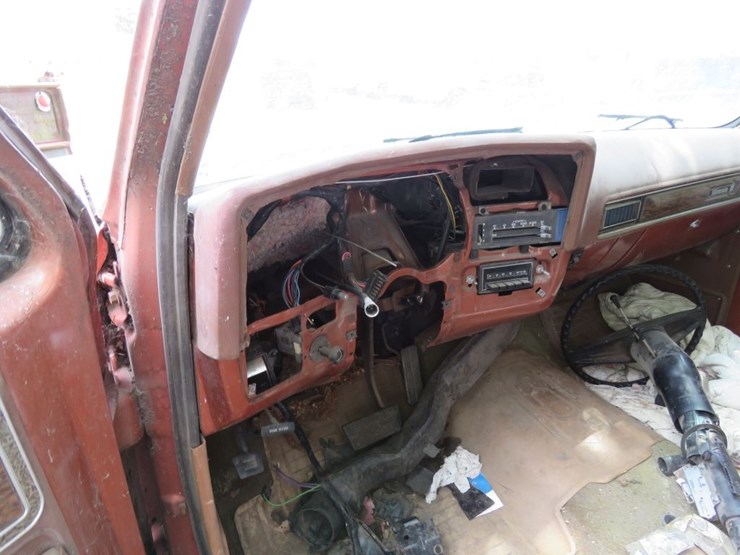1975-chevrolet-c10-image-11