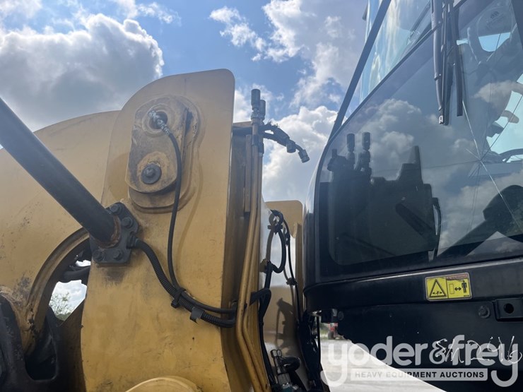 2016-caterpillar-926m-image-52